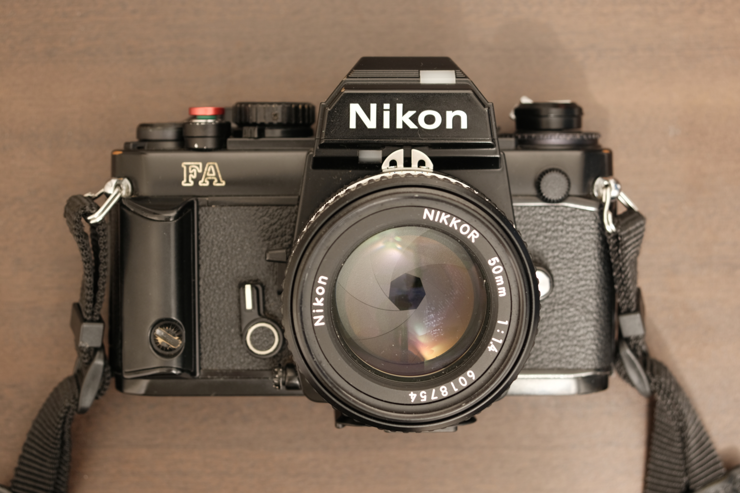 Nikon FA】デジカメのように簡単に使えるフィルムカメラ | めおとログ