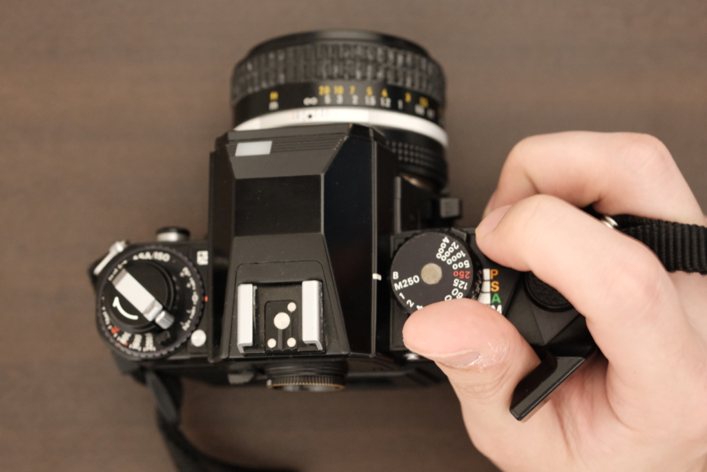 Nikon FA】デジカメのように簡単に使えるフィルムカメラ | めおとログ