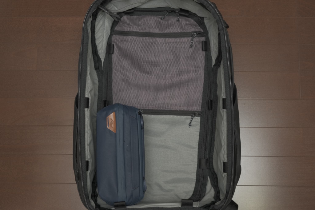 Peak Design テクポーチをTravel Backpack 45Lに収納