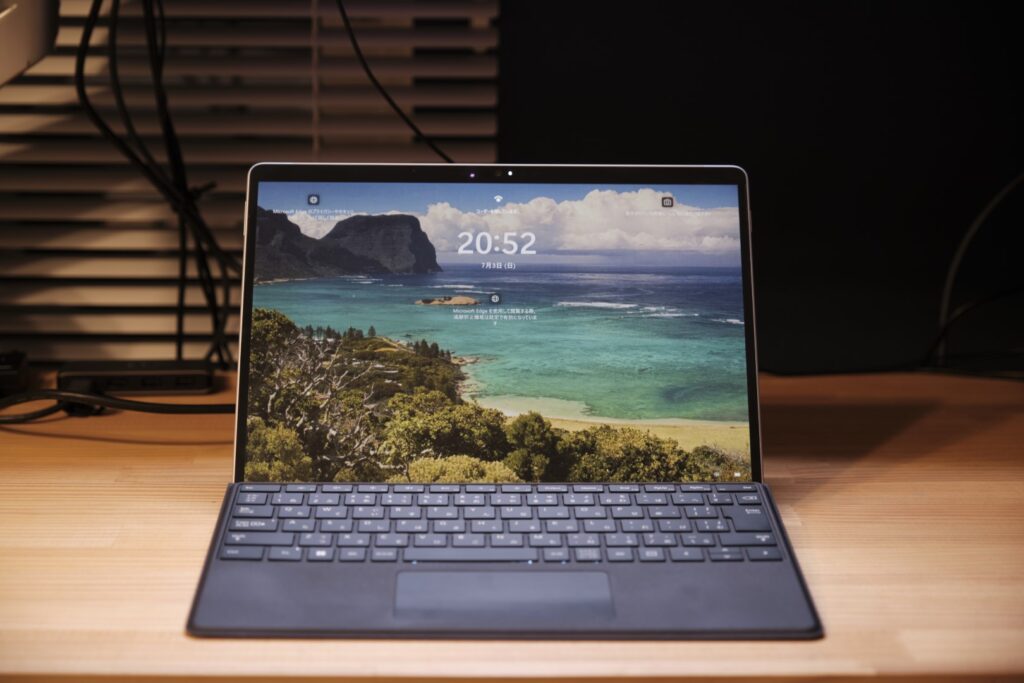 Surface Pro 8 の正面写真